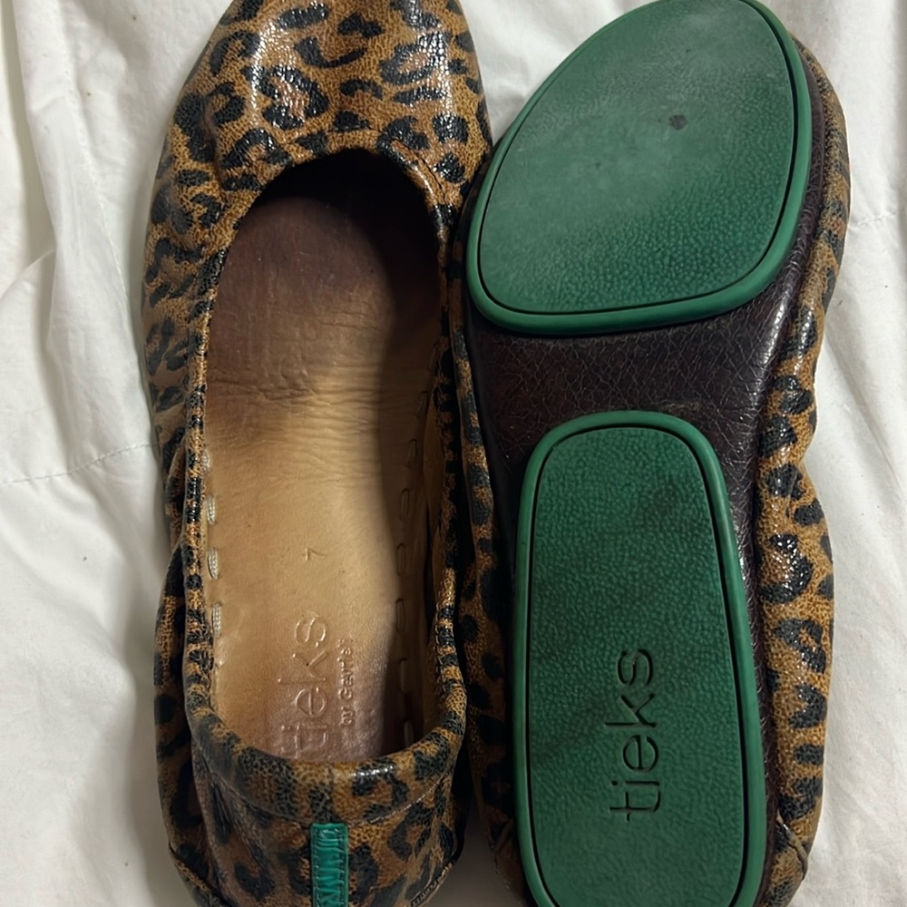 Authentic Tieks. Size 7.